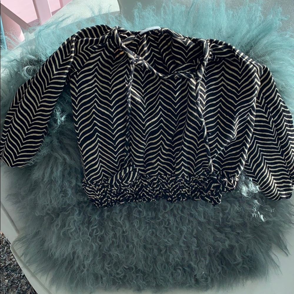 Little girls black & cream puffy blouse